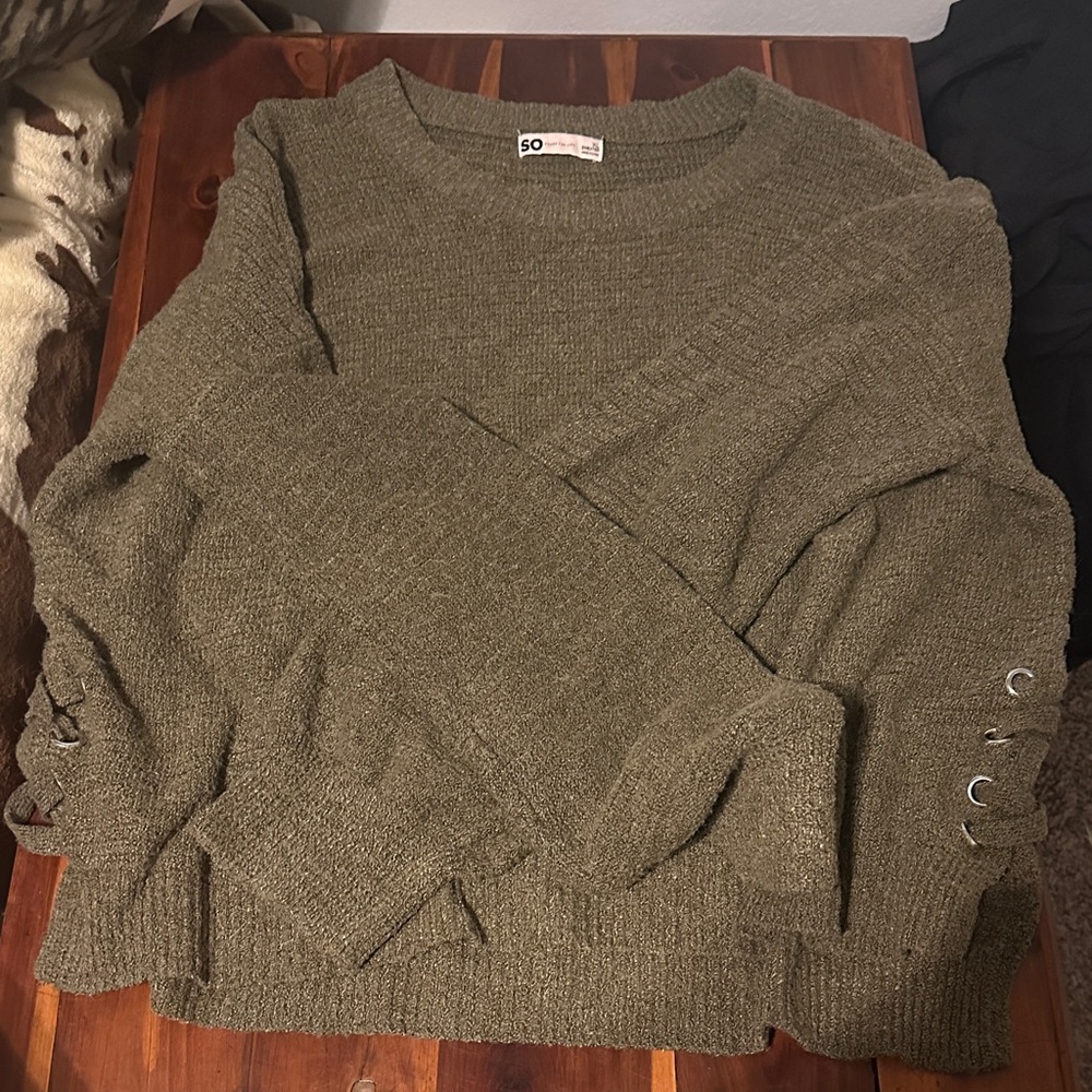 SO Women's Knit Sweater in Olive